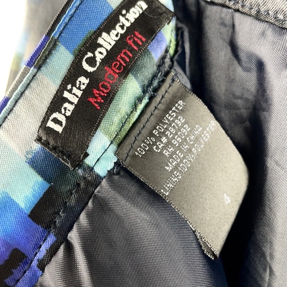 DALIA COLLECTION | 👾 Satin Pixelated Pixels Print Pencil Skirt - Picture 10 of 13